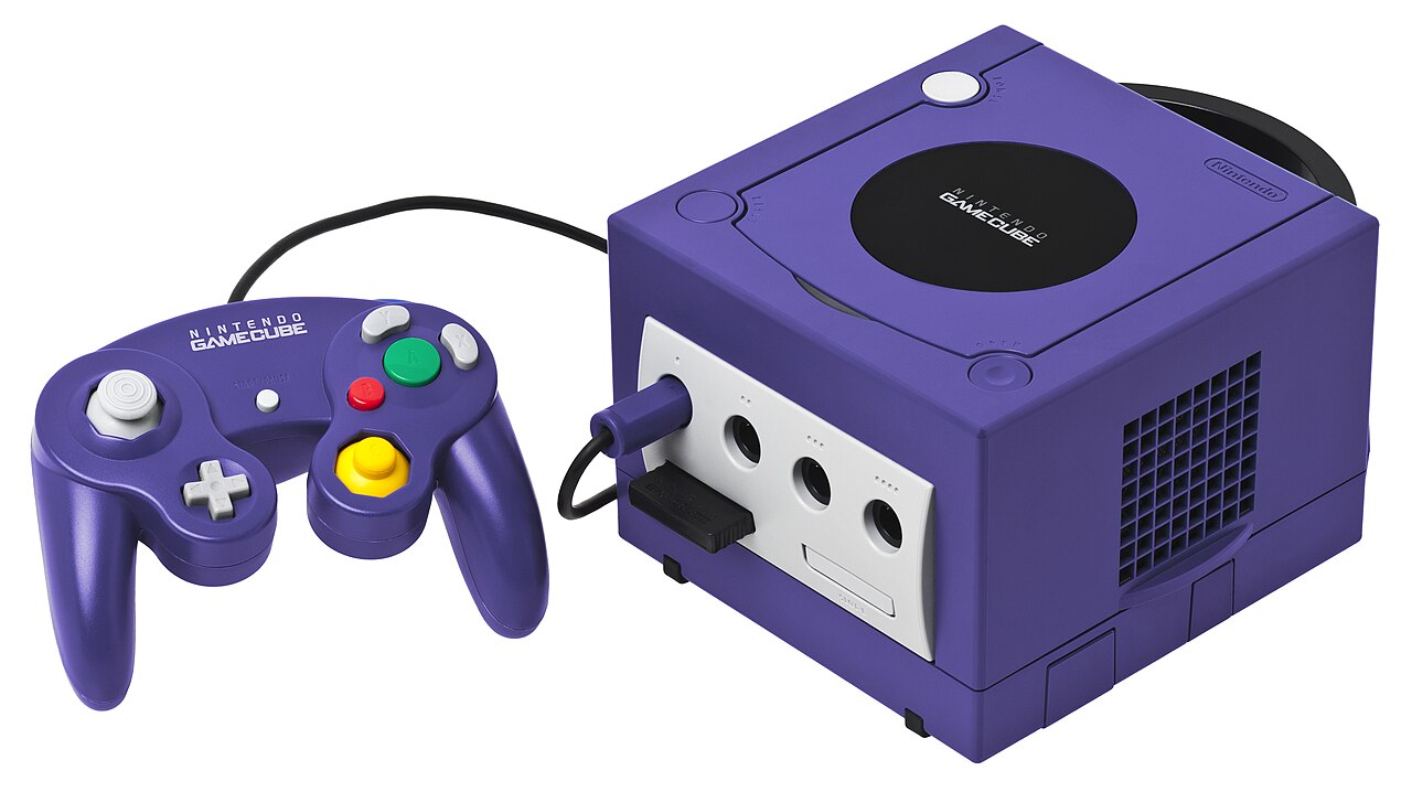 Консоль GameCube с контроллером